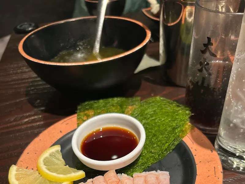 미역국과 곁들임 메뉴