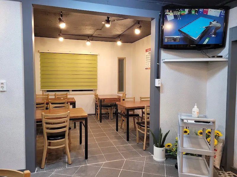 식당 내부 전경