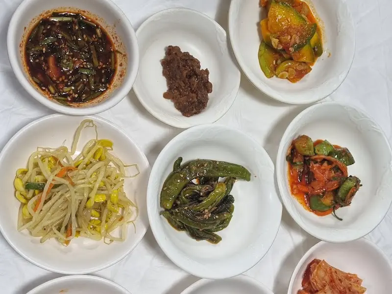 다채로운 밑반찬