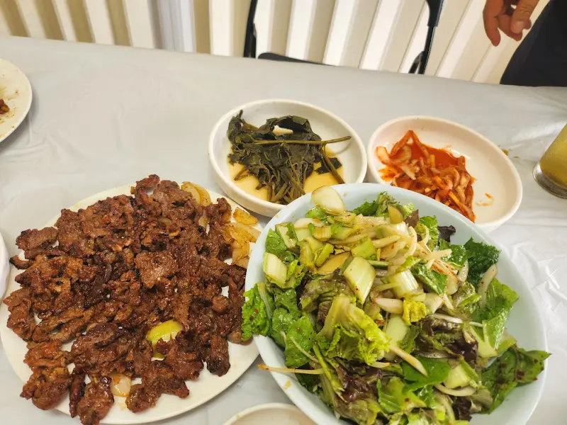 염소불고기와 밑반찬