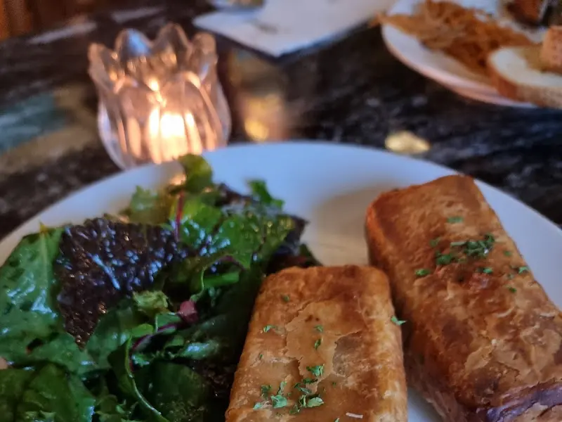 샐러드와 비프 웰링턴