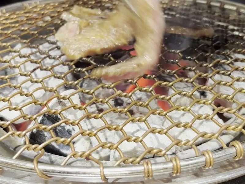 숯불에 구워지는 한우