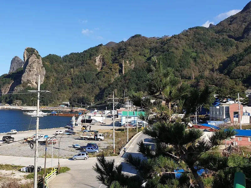 롯지번에서 바라본 아름다운 울릉도 풍경