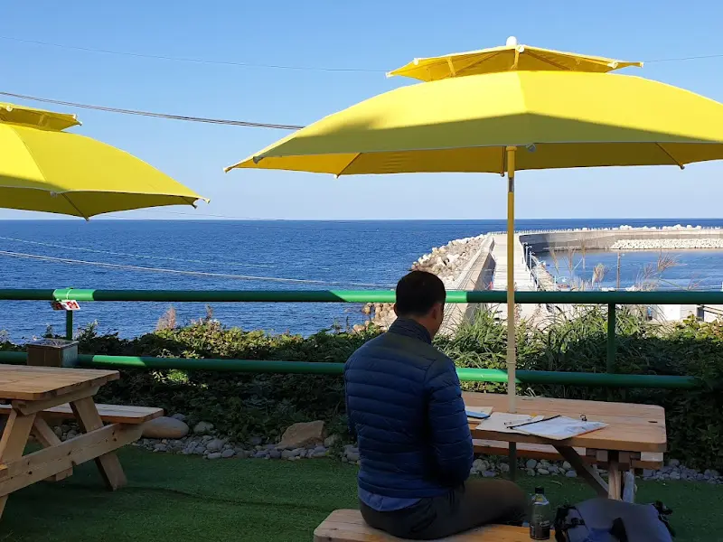 롯지번 야외 테이블