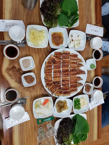 푸짐한 장어 한 상