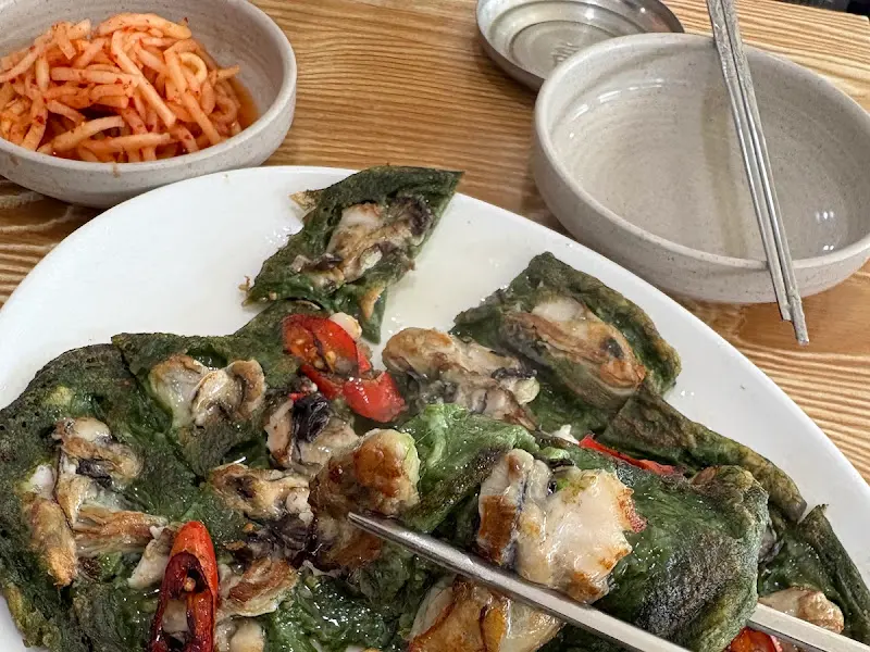 매생이 굴전의 환상적인 비주얼