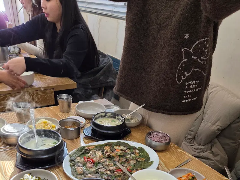 정겨운 식당 내부