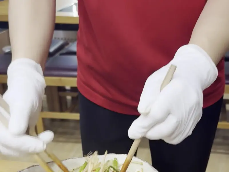 콩나물 무쳐주시는 직원분