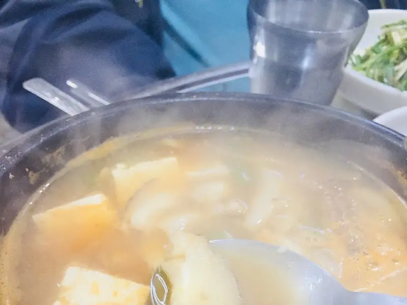 뚝배기에 담겨 나오는 된장찌개