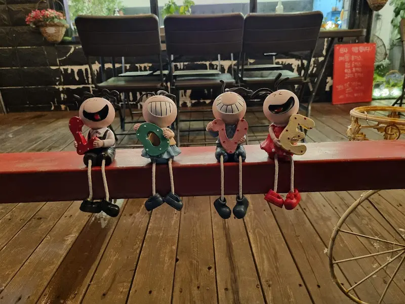 카페 내부 장식