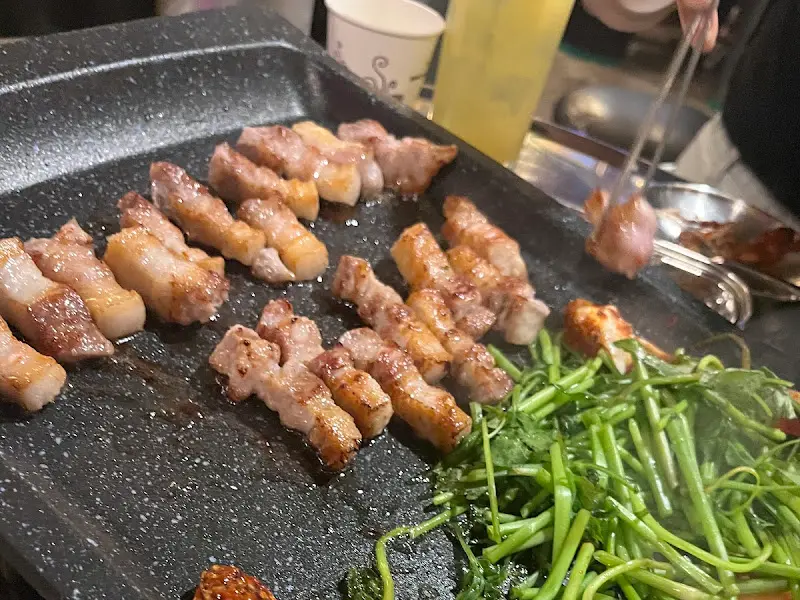 구워지고 있는 고기