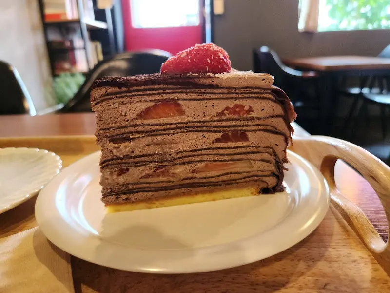 말차딸기 크레이프 케이크