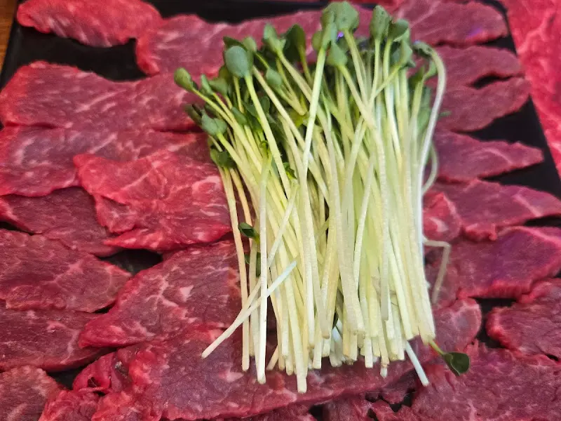 소고기와 곁들여 먹는 채소