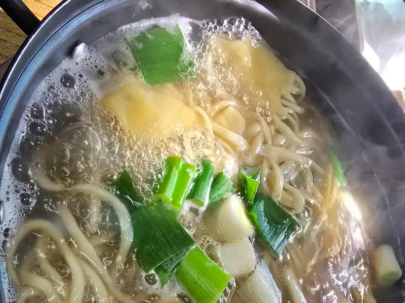 칼국수 면과 국물