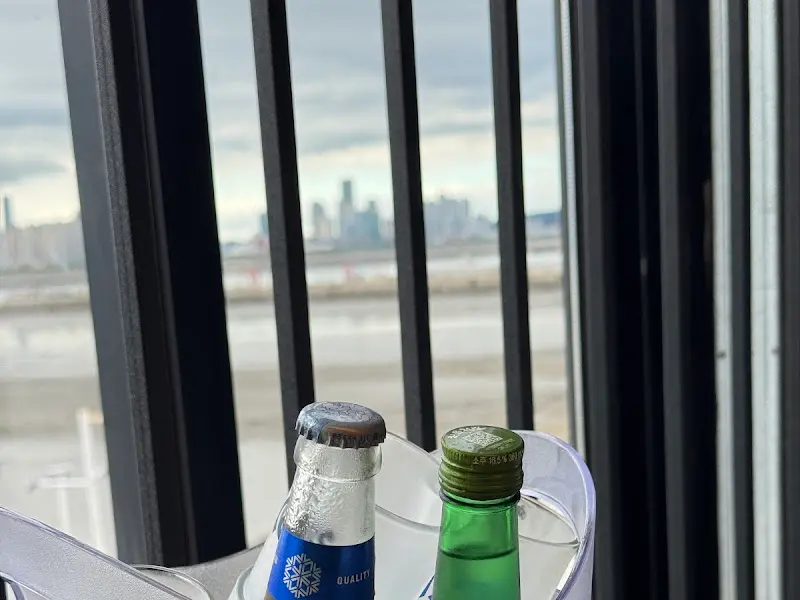 창밖으로 보이는 오이도 바다