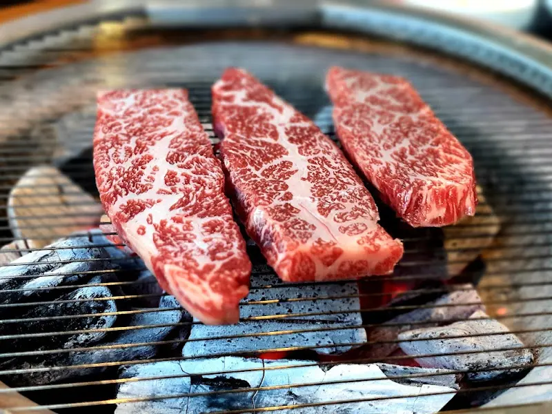 숯불 위 한우 구이