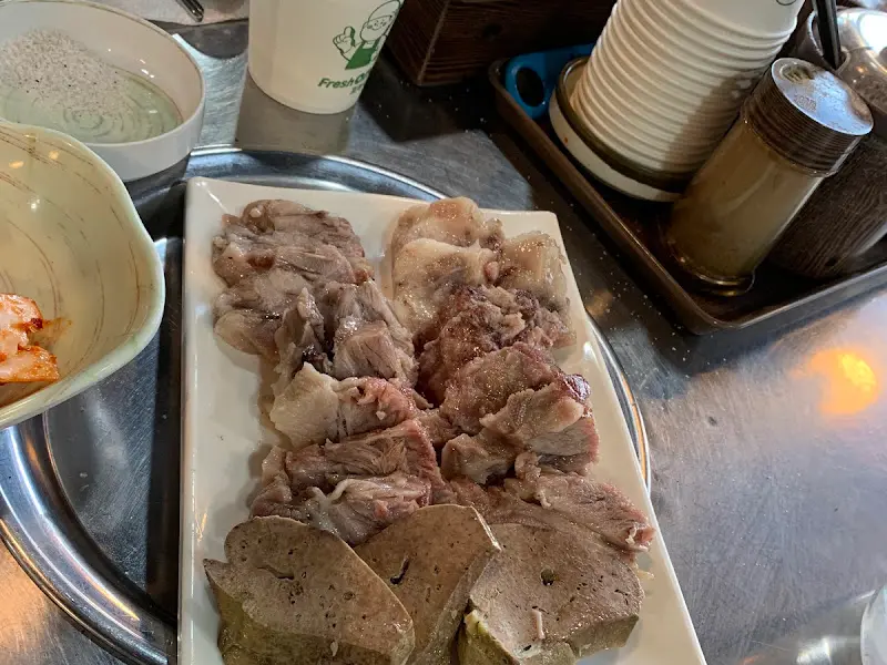 깔끔한 곁들임 찬