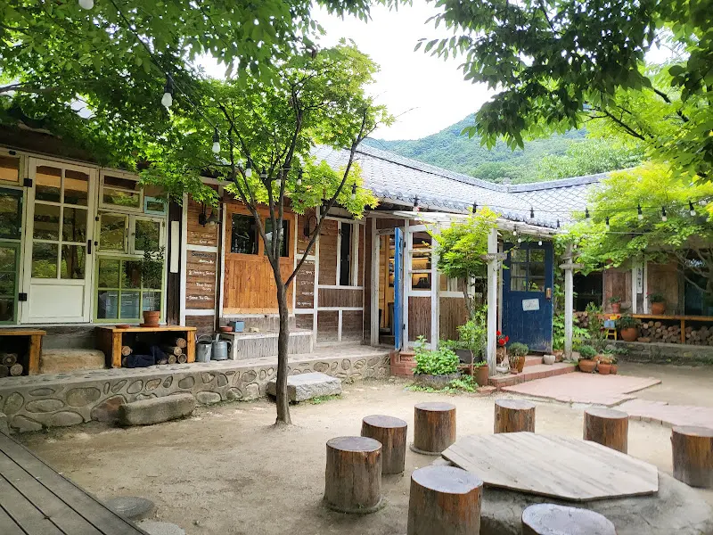 카페 민들레 외부 전경