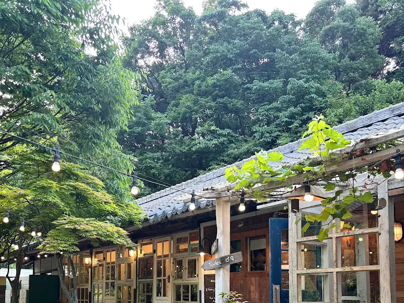 카페 외부 풍경