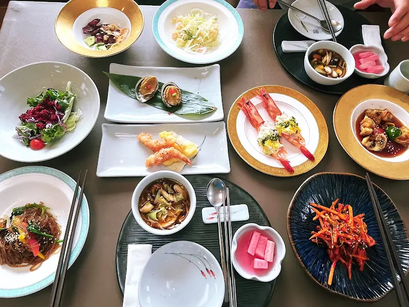 다채로운 한정식 코스 요리