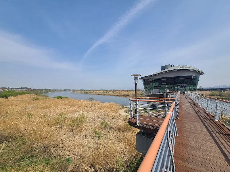 카페 외부 풍경