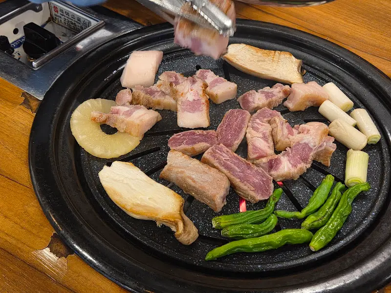 잘 구워진 고기