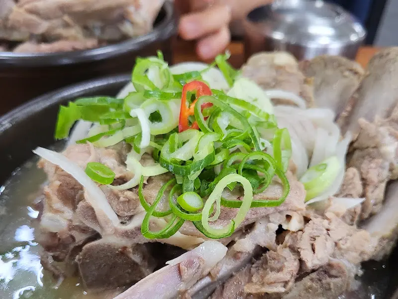 푸짐한 해장국 내용물