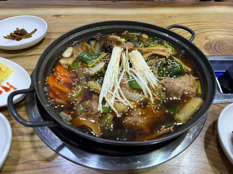 윤기가 흐르는 갈비찜