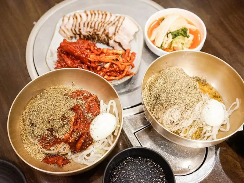 메밀장터 수육과 막국수