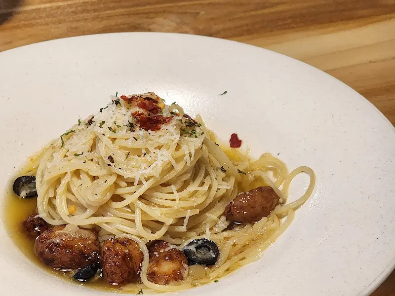 맛깔스러운 알리오 올리오 파스타