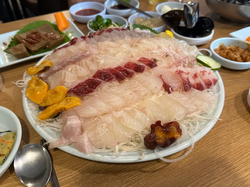 모듬회 한상차림