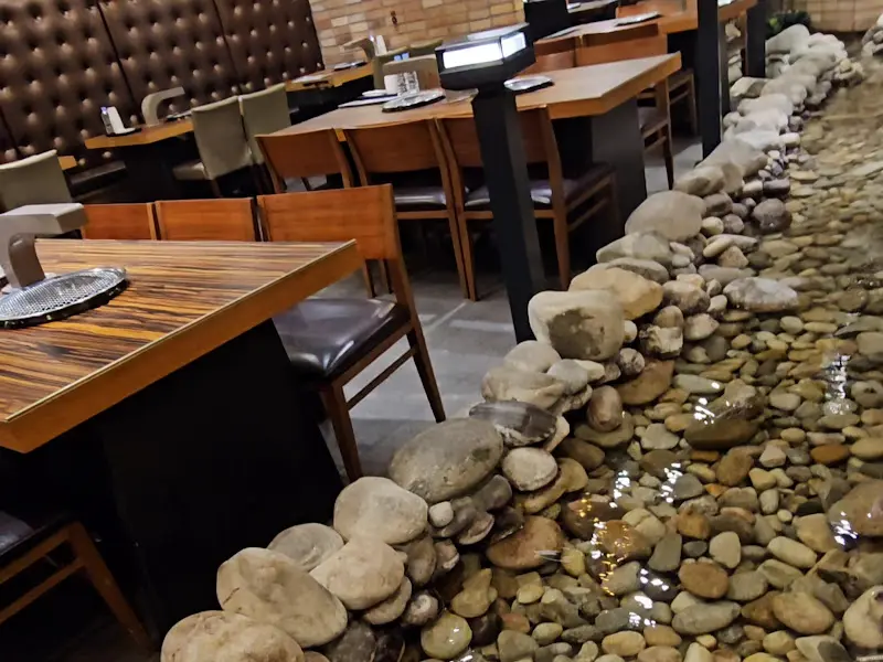 외식일번가 내부