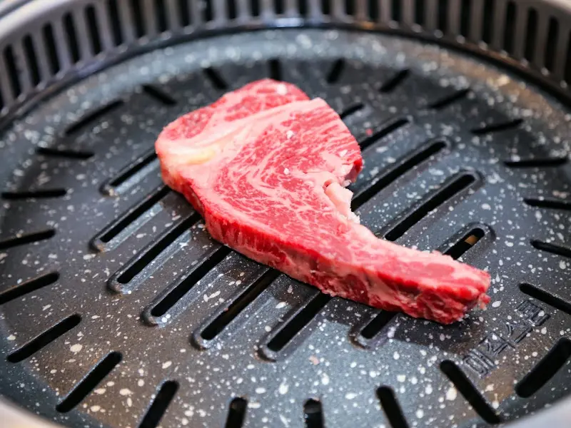 숯불 위에 구워지는 울진 한우