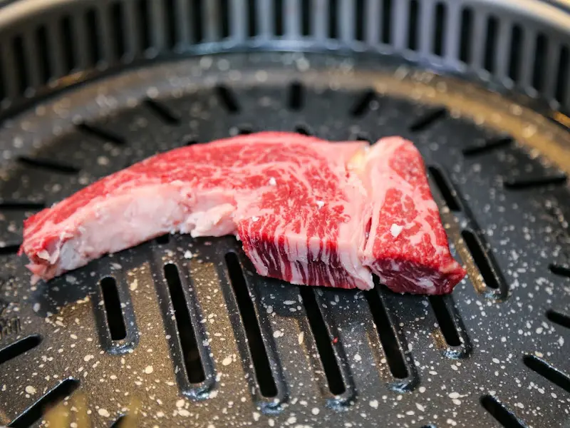 숯불 위에 올려진 울진 한우