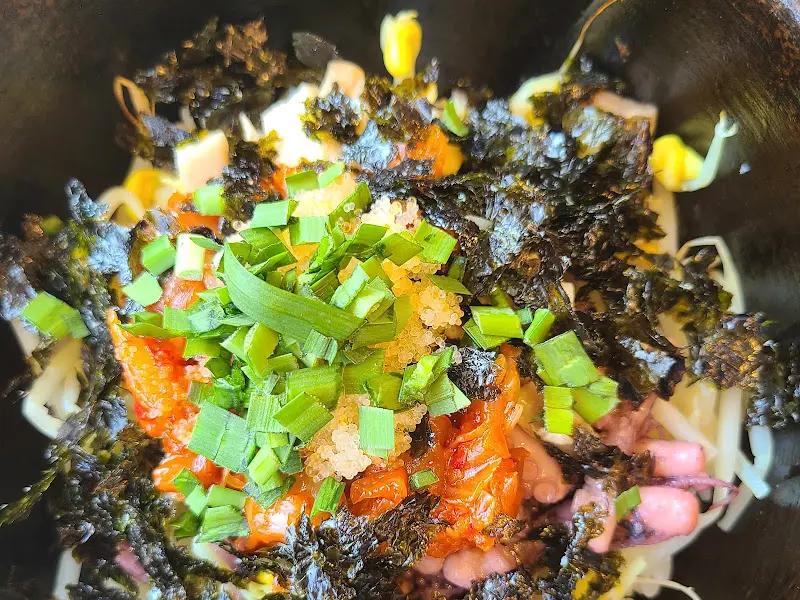 돌솥비빔밥 속 재료