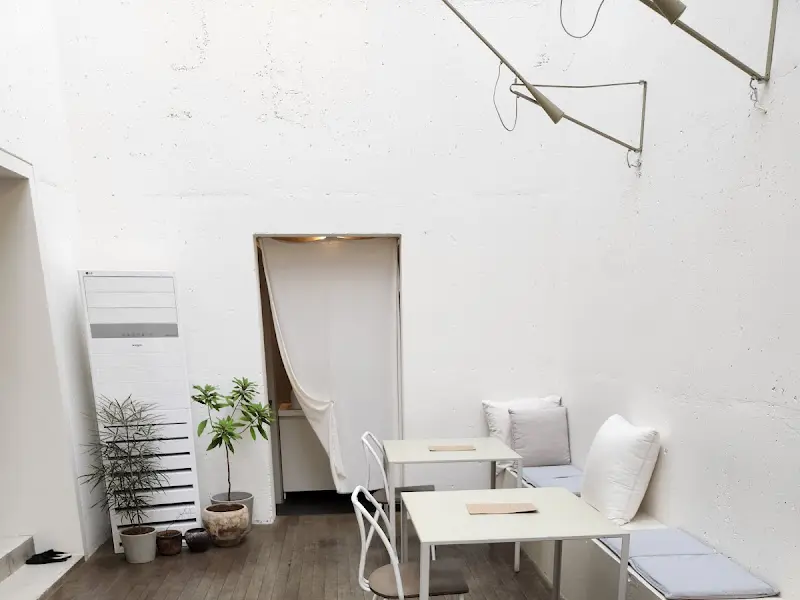 모닥식탁의 내부 좌석