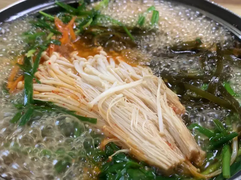 칼국수를 다 먹고 난 후 볶아먹는 볶음밥