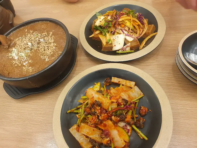 우렁곤약무침, 도토리묵