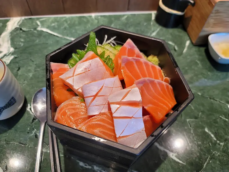 보기만 해도 신선함이 느껴지는 연어와 참치