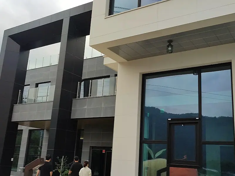 카페 외부 전경