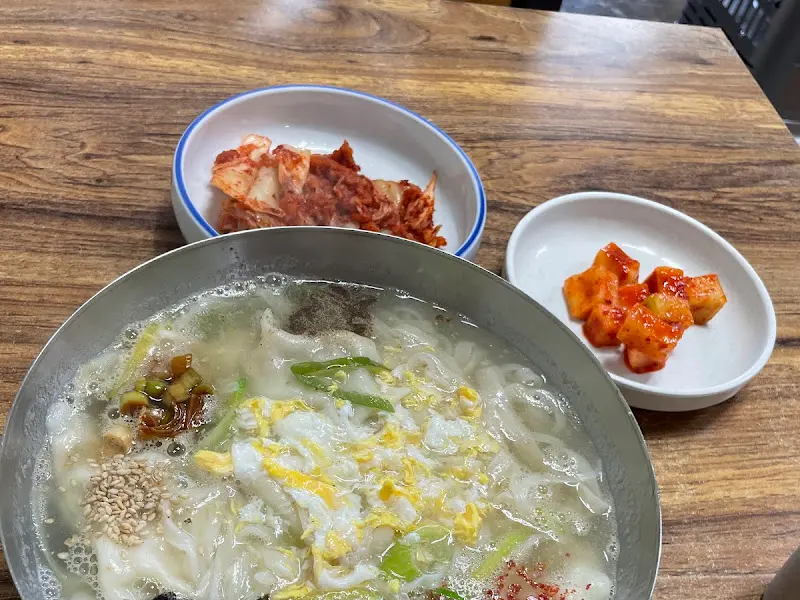 만두 칼국수