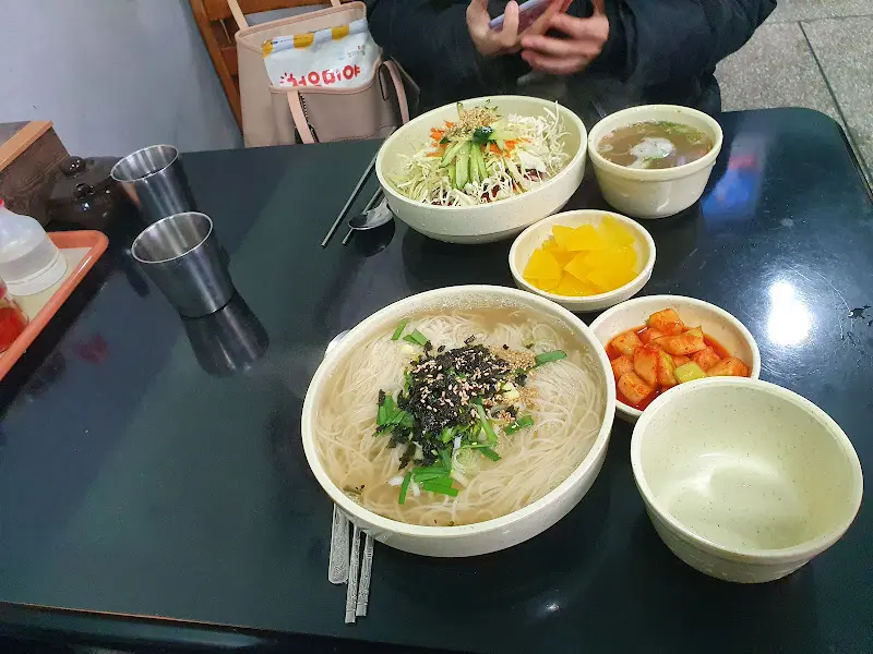 비빔칼국수
