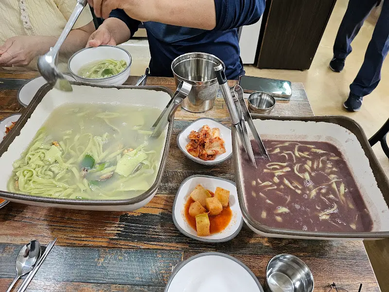 바지락칼국수와 팥칼국수, 만두