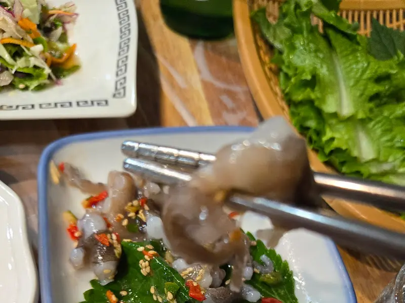 젓가락질을 부르는 꼴뚜기