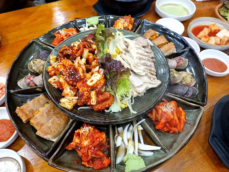 다채로운 쭈꾸미 보쌈