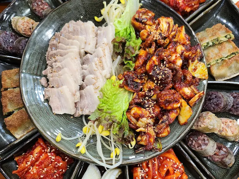 쭈꾸미와 보쌈 클로즈업