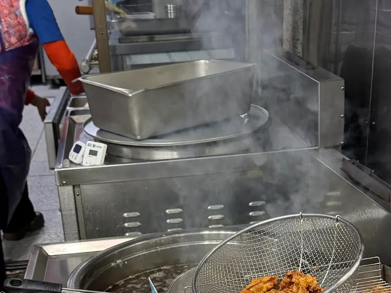 메밀꽃치킨 튀김 과정