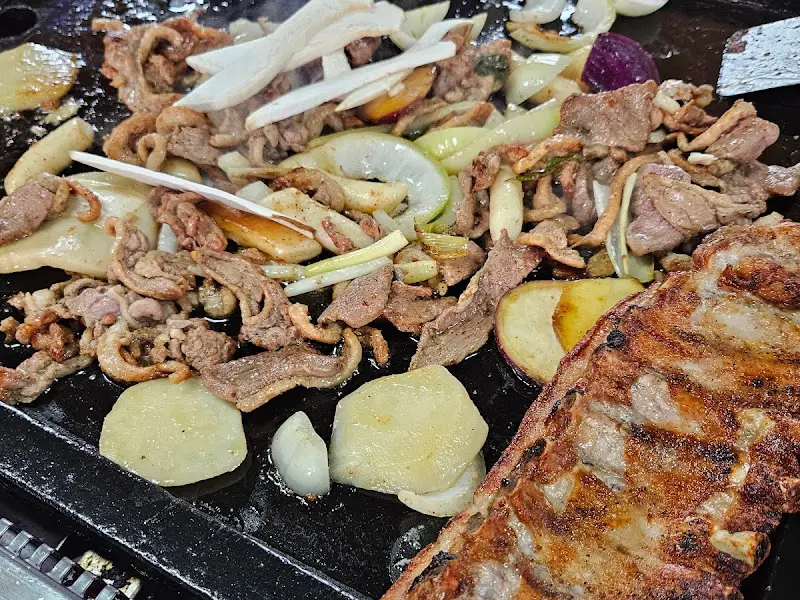 숯불 향이 가득한 쪽갈비 바베큐