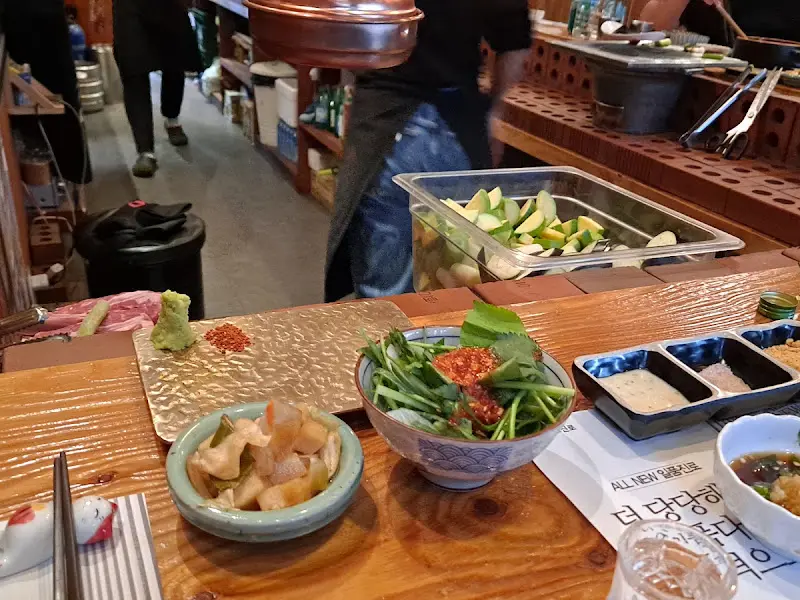 다채로운 곁들임 메뉴들