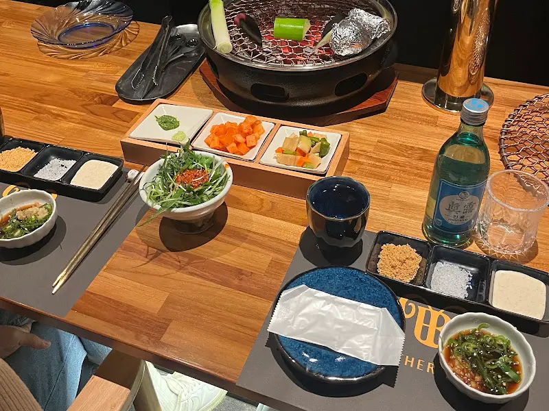 테이블 전체 풍경